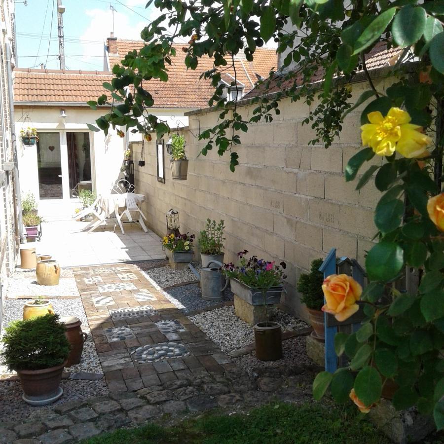 로밀리쉬르센 Le Coq En Pate B&B 외부 사진